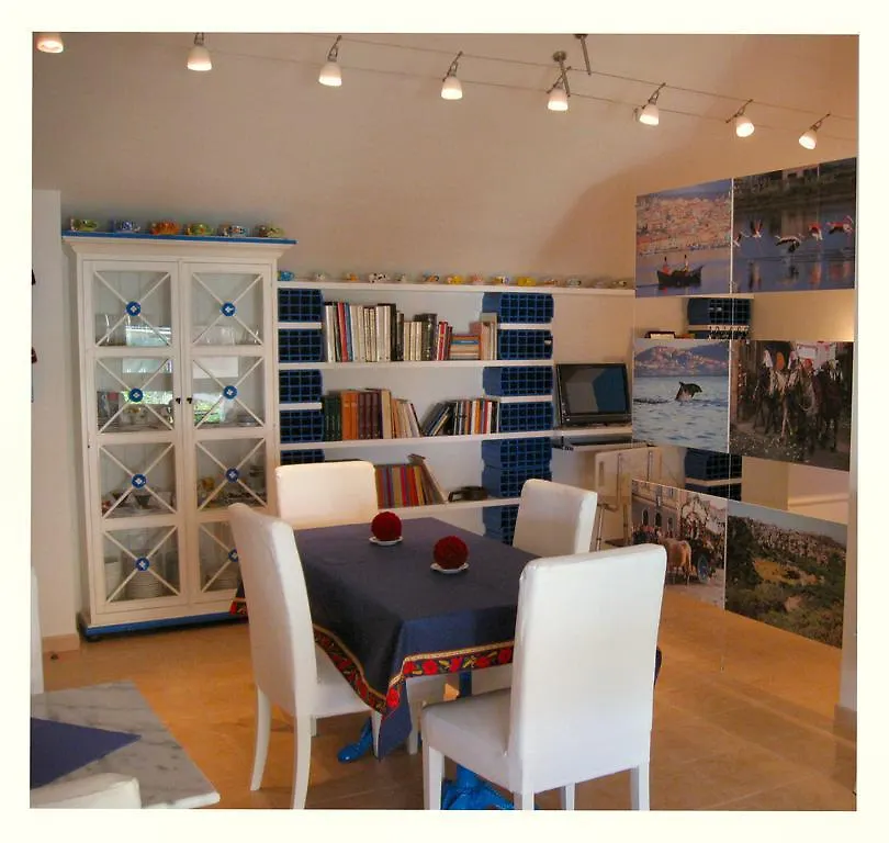 La Jacaranda Hotel SantʼAntìoco