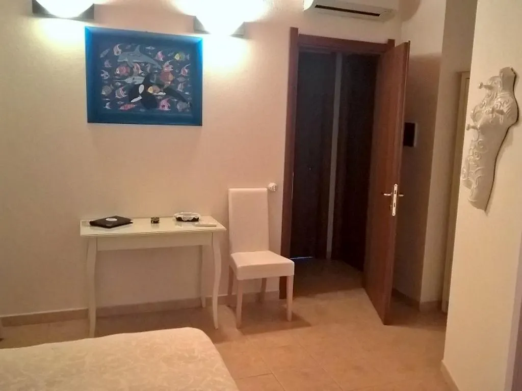 Affittacamere La Jacaranda Hotel SantʼAntìoco