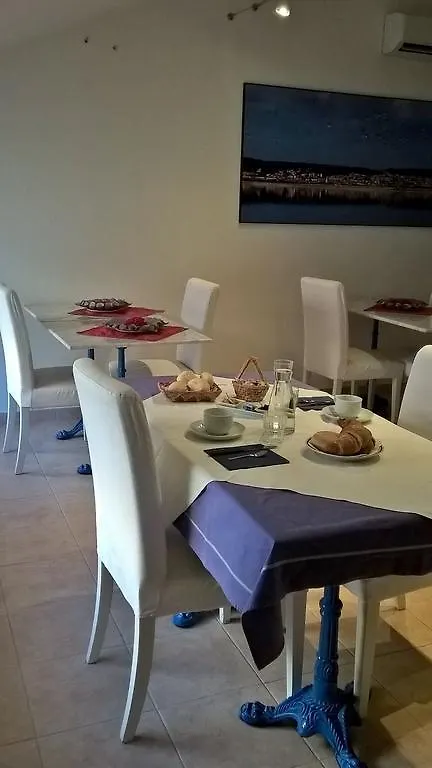 La Jacaranda Hotel SantʼAntìoco