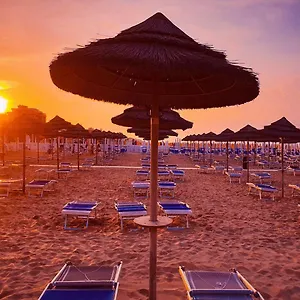 hotel-caesar-misano-adriatico.emilia-romagnahotels.net/