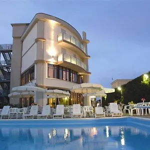 hotel-capitol.emilia-romagnahotels.net/